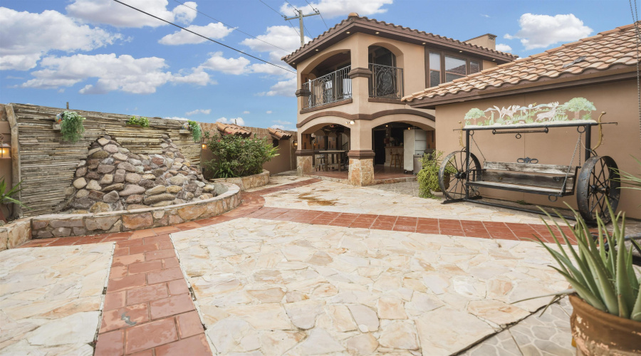 326 Lake Carnegie Ct., LAREDO, Texas 78041, 4 Bedrooms Bedrooms, 9 Rooms Rooms,4 BathroomsBathrooms,Residential,For Sale,326 Lake Carnegie Ct.,20261946