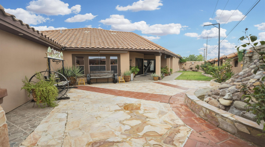 326 Lake Carnegie Ct., LAREDO, Texas 78041, 4 Bedrooms Bedrooms, 9 Rooms Rooms,4 BathroomsBathrooms,Residential,For Sale,326 Lake Carnegie Ct.,20261946