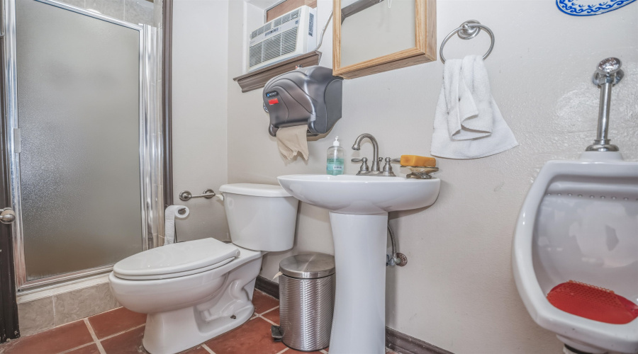 326 Lake Carnegie Ct., LAREDO, Texas 78041, 4 Bedrooms Bedrooms, 9 Rooms Rooms,4 BathroomsBathrooms,Residential,For Sale,326 Lake Carnegie Ct.,20261946