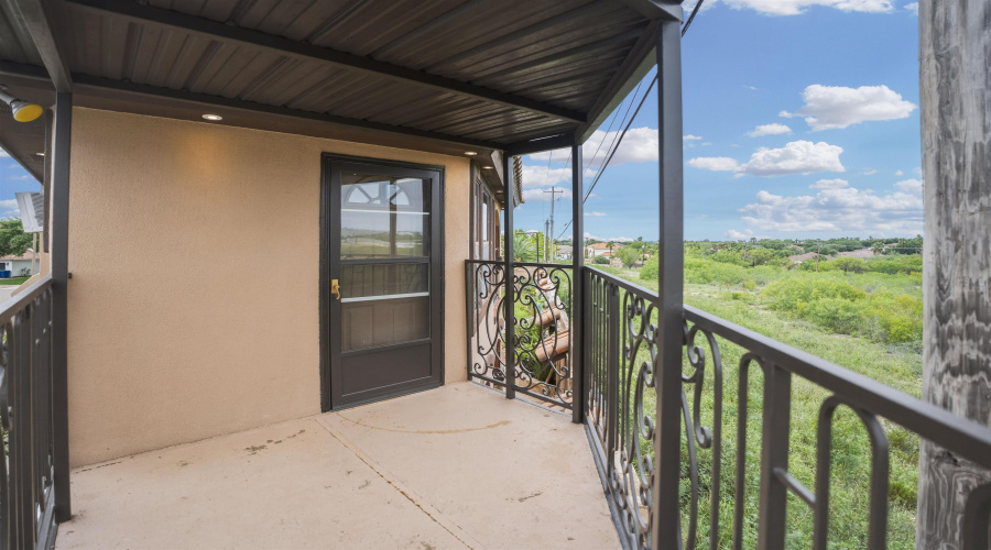 326 Lake Carnegie Ct., LAREDO, Texas 78041, 4 Bedrooms Bedrooms, 9 Rooms Rooms,4 BathroomsBathrooms,Residential,For Sale,326 Lake Carnegie Ct.,20261946