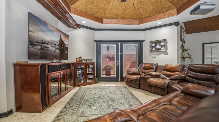 326 Lake Carnegie Ct., LAREDO, Texas 78041, 4 Bedrooms Bedrooms, 9 Rooms Rooms,4 BathroomsBathrooms,Residential,For Sale,326 Lake Carnegie Ct.,20261946