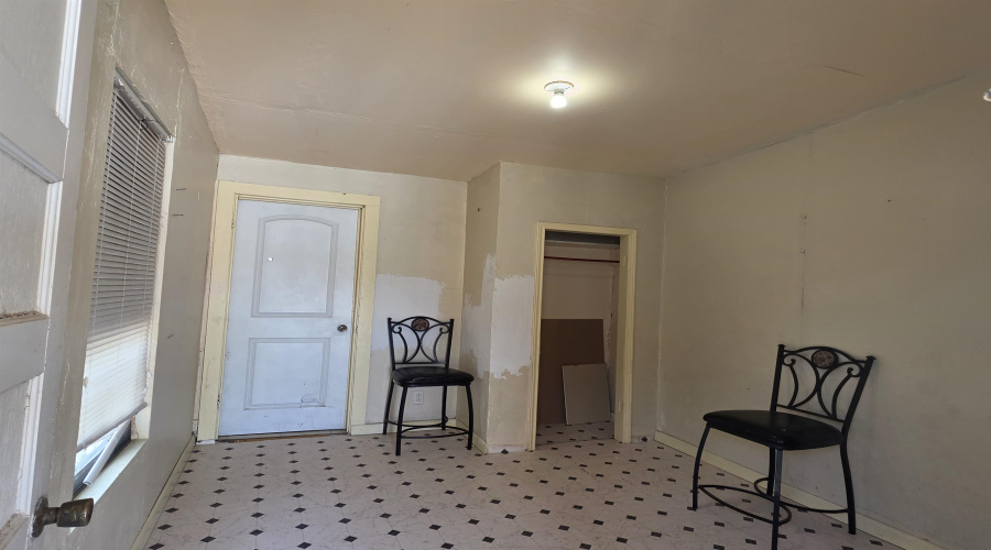2514 Flores Ave, Laredo, Texas 78040, 3 Bedrooms Bedrooms, 4 Rooms Rooms,2 BathroomsBathrooms,Residential,For Sale,2514 Flores Ave,20261947
