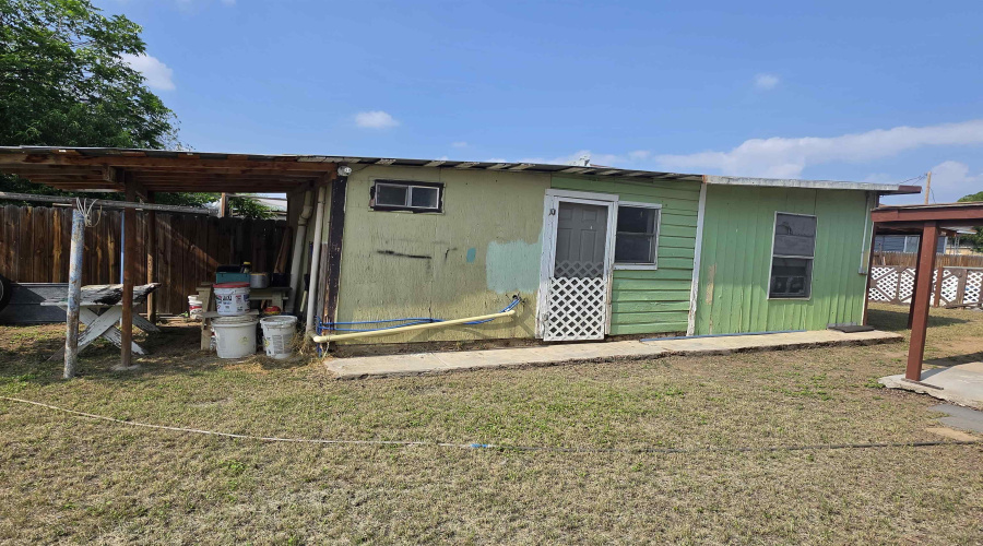 2514 Flores Ave, Laredo, Texas 78040, 3 Bedrooms Bedrooms, 4 Rooms Rooms,2 BathroomsBathrooms,Residential,For Sale,2514 Flores Ave,20261947