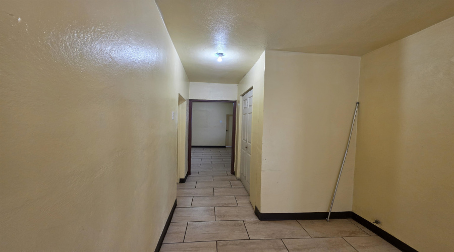 2514 Flores Ave, Laredo, Texas 78040, 3 Bedrooms Bedrooms, 4 Rooms Rooms,2 BathroomsBathrooms,Residential,For Sale,2514 Flores Ave,20261947