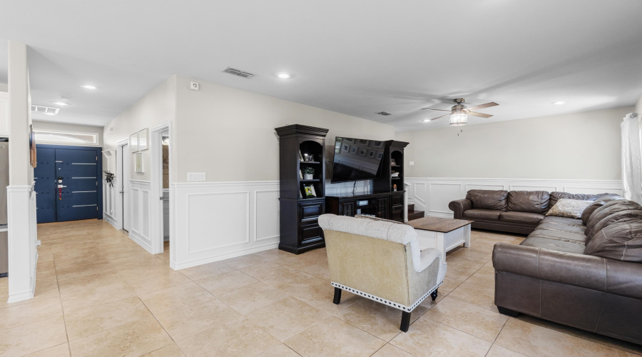 537 Altozano Dr, Laredo, Texas 78045, 4 Bedrooms Bedrooms, 7 Rooms Rooms,2 BathroomsBathrooms,Residential,For Sale,537 Altozano Dr,20261953