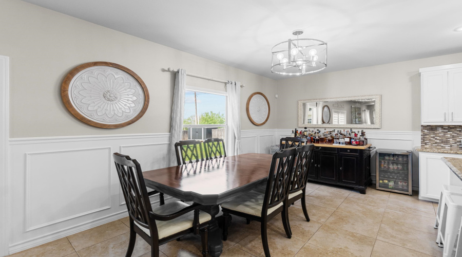 537 Altozano Dr, Laredo, Texas 78045, 4 Bedrooms Bedrooms, 7 Rooms Rooms,2 BathroomsBathrooms,Residential,For Sale,537 Altozano Dr,20261953