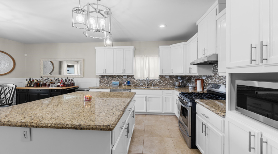 537 Altozano Dr, Laredo, Texas 78045, 4 Bedrooms Bedrooms, 7 Rooms Rooms,2 BathroomsBathrooms,Residential,For Sale,537 Altozano Dr,20261953