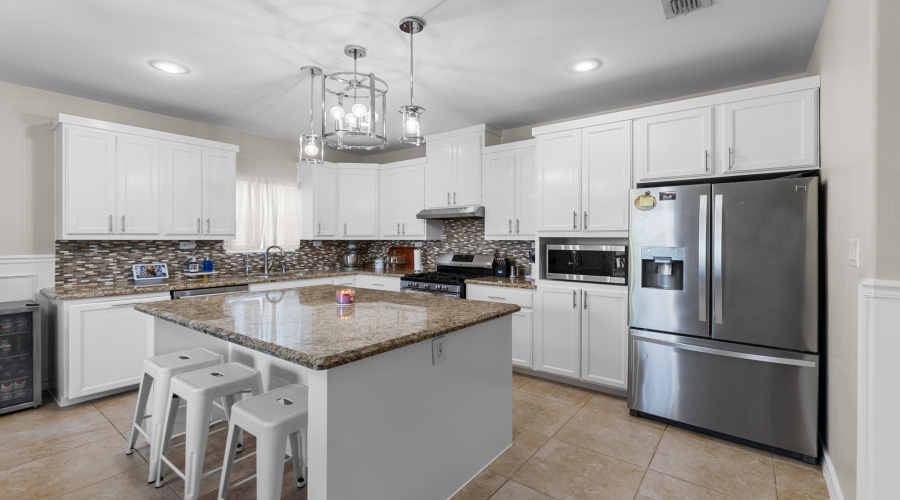 537 Altozano Dr, Laredo, Texas 78045, 4 Bedrooms Bedrooms, 7 Rooms Rooms,2 BathroomsBathrooms,Residential,For Sale,537 Altozano Dr,20261953