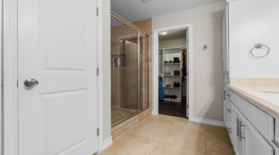 537 Altozano Dr, Laredo, Texas 78045, 4 Bedrooms Bedrooms, 7 Rooms Rooms,2 BathroomsBathrooms,Residential,For Sale,537 Altozano Dr,20261953