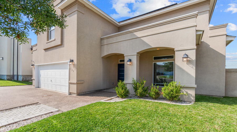 537 Altozano Dr, Laredo, Texas 78045, 4 Bedrooms Bedrooms, 7 Rooms Rooms,2 BathroomsBathrooms,Residential,For Sale,537 Altozano Dr,20261953