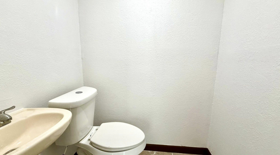 1419 Reagan Dr, Laredo, Texas 78046, 3 Bedrooms Bedrooms, 5 Rooms Rooms,2 BathroomsBathrooms,Residential,For Rent,1419 Reagan Dr,20261954