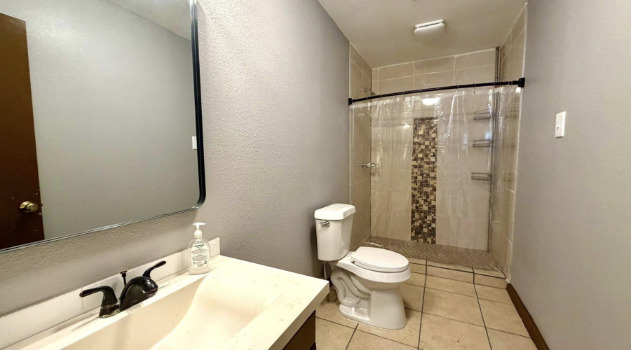 1419 Reagan Dr, Laredo, Texas 78046, 3 Bedrooms Bedrooms, 5 Rooms Rooms,2 BathroomsBathrooms,Residential,For Rent,1419 Reagan Dr,20261954