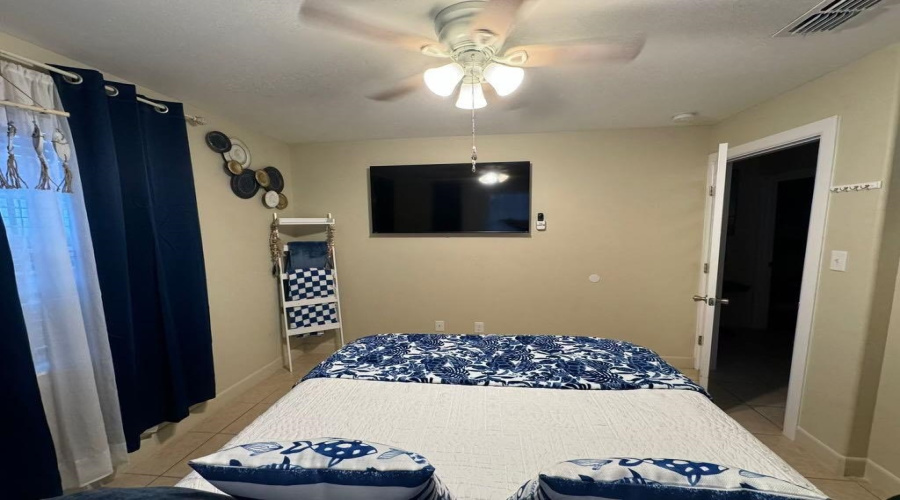 101 E Capricorn Dr., South Padre Island, Texas 78597, 2 Bedrooms Bedrooms, 8 Rooms Rooms,2 BathroomsBathrooms,Residential,For Rent,101 E Capricorn Dr.,20261956