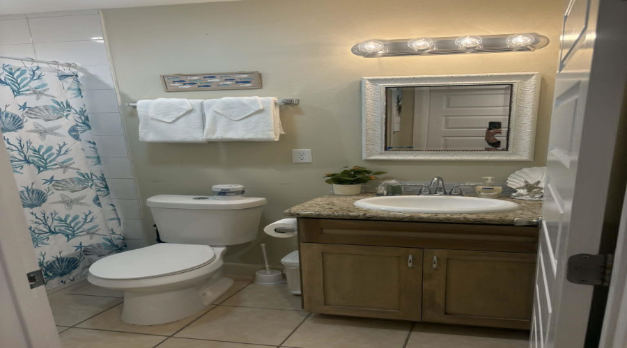 101 E Capricorn Dr., South Padre Island, Texas 78597, 2 Bedrooms Bedrooms, 8 Rooms Rooms,2 BathroomsBathrooms,Residential,For Rent,101 E Capricorn Dr.,20261956