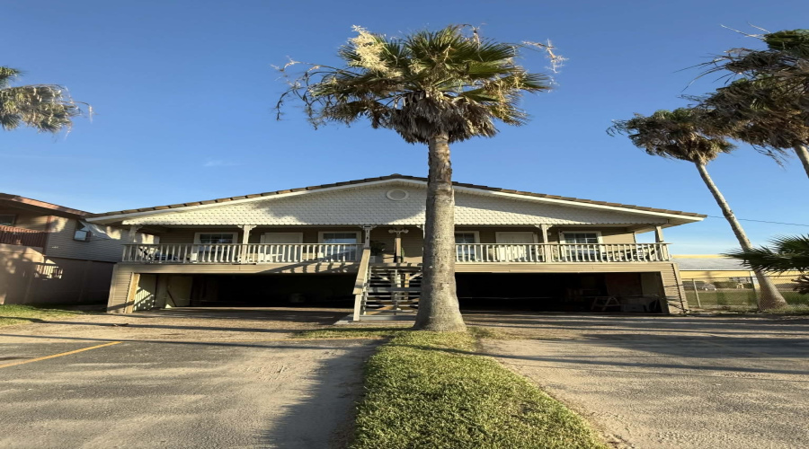 101 E Capricorn Dr., South Padre Island, Texas 78597, 2 Bedrooms Bedrooms, 8 Rooms Rooms,2 BathroomsBathrooms,Residential,For Rent,101 E Capricorn Dr.,20261956