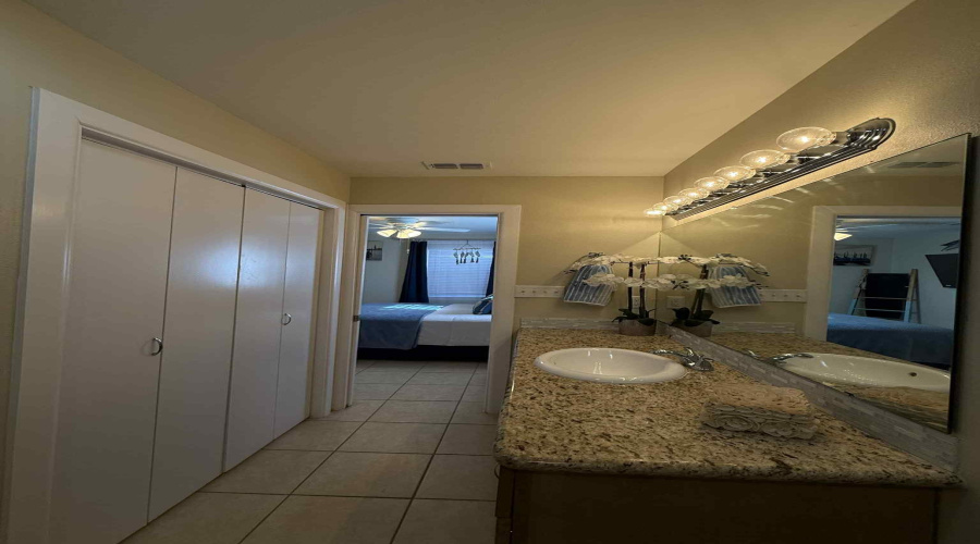 101 E Capricorn Dr., South Padre Island, Texas 78597, 2 Bedrooms Bedrooms, 8 Rooms Rooms,2 BathroomsBathrooms,Residential,For Rent,101 E Capricorn Dr.,20261958