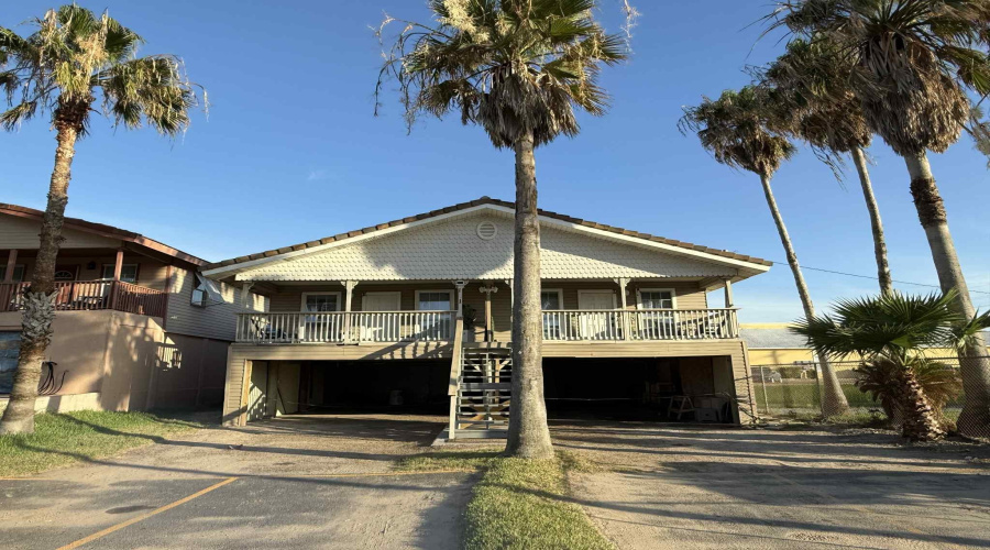 101 E Capricorn Dr., South Padre Island, Texas 78597, 2 Bedrooms Bedrooms, 8 Rooms Rooms,2 BathroomsBathrooms,Residential,For Rent,101 E Capricorn Dr.,20261958
