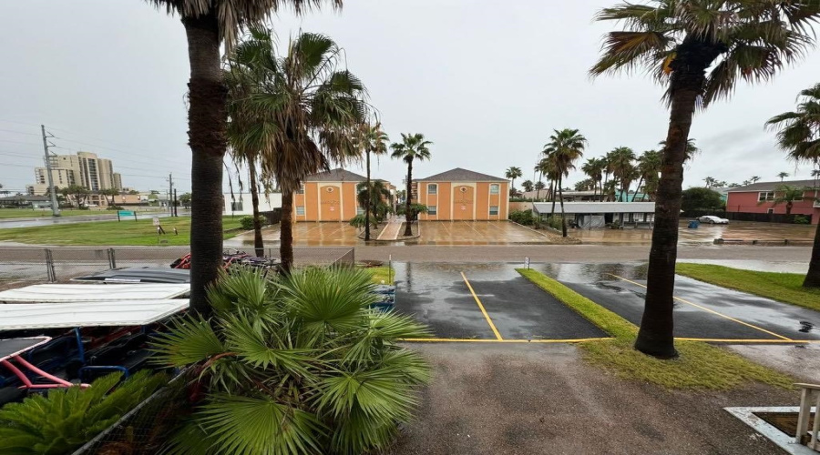 101 E Capricorn Dr., South Padre Island, Texas 78597, 2 Bedrooms Bedrooms, 8 Rooms Rooms,2 BathroomsBathrooms,Residential,For Rent,101 E Capricorn Dr.,20261958