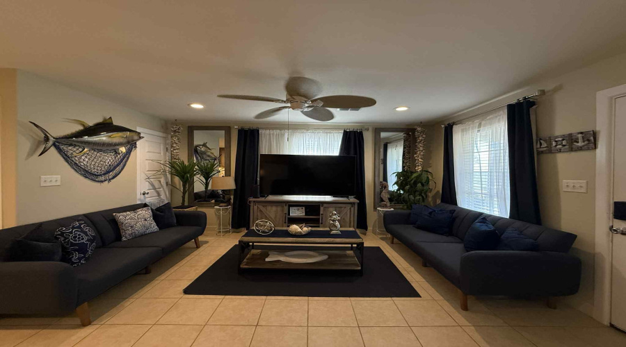 101 E Capricorn Dr., South Padre Island, Texas 78597, 2 Bedrooms Bedrooms, 8 Rooms Rooms,2 BathroomsBathrooms,Residential,For Rent,101 E Capricorn Dr.,20261958