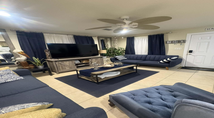 101 E Capricorn Dr., South Padre Island, Texas 78597, 2 Bedrooms Bedrooms, 8 Rooms Rooms,2 BathroomsBathrooms,Residential,For Rent,101 E Capricorn Dr.,20261958