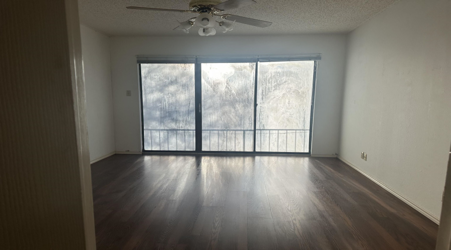 100 E Village Blvd, LAREDO, Texas 78041, 3 Bedrooms Bedrooms, 5 Rooms Rooms,2 BathroomsBathrooms,Residential,For Rent,100 E Village Blvd,20261959
