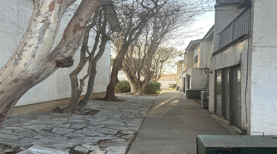 100 E Village Blvd, LAREDO, Texas 78041, 3 Bedrooms Bedrooms, 5 Rooms Rooms,2 BathroomsBathrooms,Residential,For Rent,100 E Village Blvd,20261959
