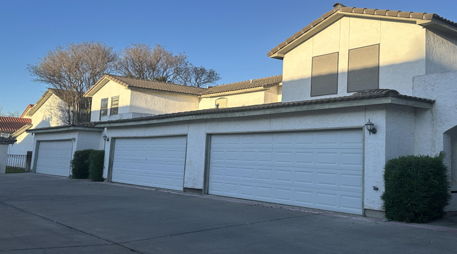 100 E Village Blvd, LAREDO, Texas 78041, 3 Bedrooms Bedrooms, 5 Rooms Rooms,2 BathroomsBathrooms,Residential,For Rent,100 E Village Blvd,20261959