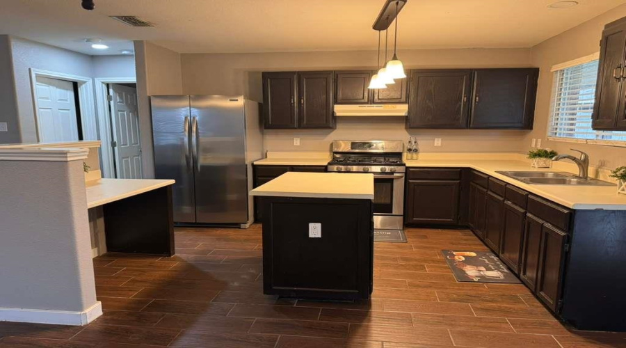 101 Jacales Ct, Laredo, Texas 78045, 3 Bedrooms Bedrooms, 5 Rooms Rooms,2 BathroomsBathrooms,Residential,For Sale,101 Jacales Ct,20261960