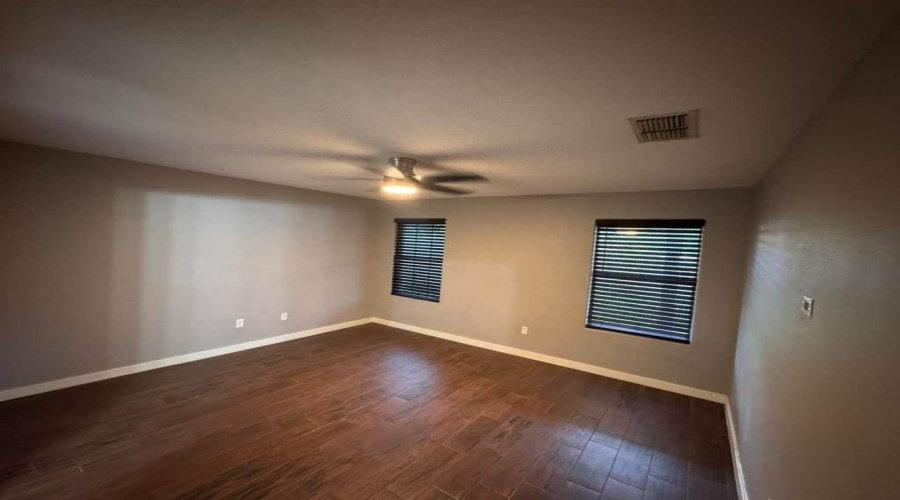 101 Jacales Ct, Laredo, Texas 78045, 3 Bedrooms Bedrooms, 5 Rooms Rooms,2 BathroomsBathrooms,Residential,For Sale,101 Jacales Ct,20261960