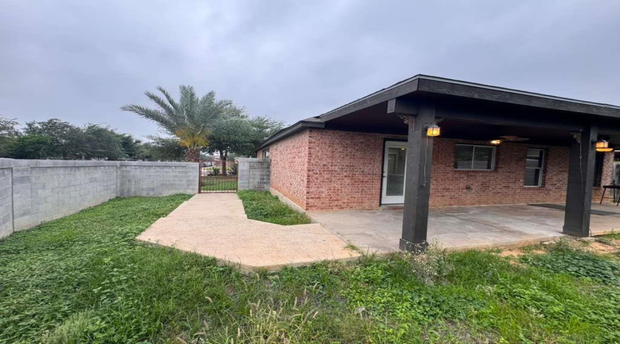 101 Jacales Ct, Laredo, Texas 78045, 3 Bedrooms Bedrooms, 5 Rooms Rooms,2 BathroomsBathrooms,Residential,For Sale,101 Jacales Ct,20261960