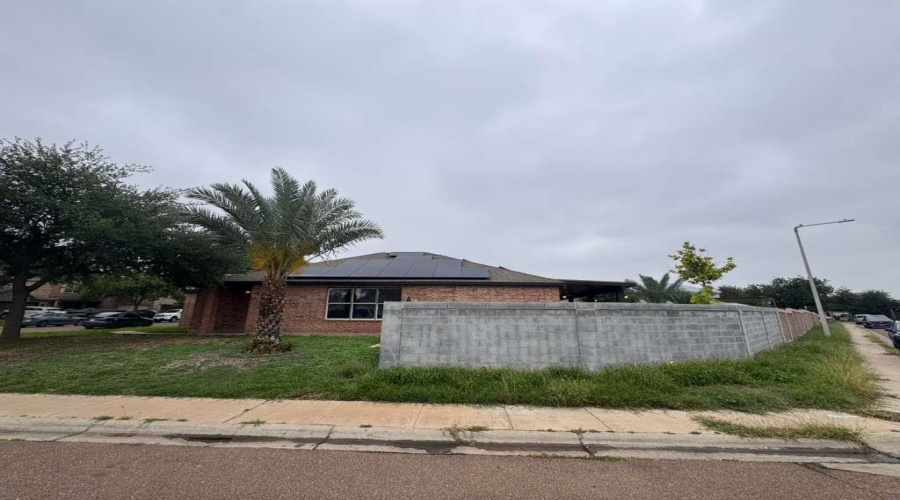 101 Jacales Ct, Laredo, Texas 78045, 3 Bedrooms Bedrooms, 5 Rooms Rooms,2 BathroomsBathrooms,Residential,For Sale,101 Jacales Ct,20261960