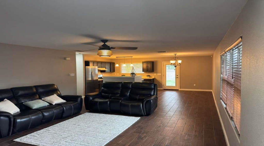 101 Jacales Ct, Laredo, Texas 78045, 3 Bedrooms Bedrooms, 5 Rooms Rooms,2 BathroomsBathrooms,Residential,For Sale,101 Jacales Ct,20261960