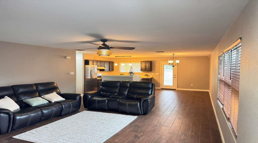 101 Jacales Ct, Laredo, Texas 78045, 3 Bedrooms Bedrooms, 5 Rooms Rooms,2 BathroomsBathrooms,Residential,For Sale,101 Jacales Ct,20261960