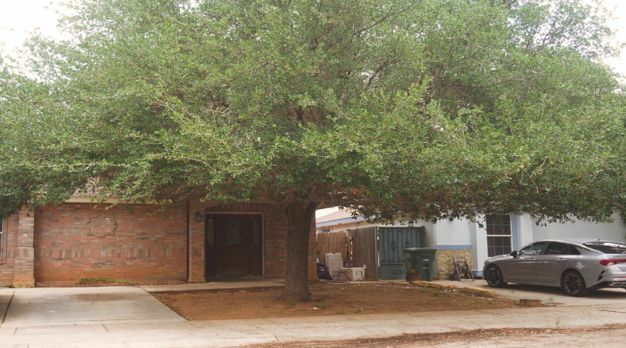 902 Chalan Dr, Laredo, Texas 78045, 3 Bedrooms Bedrooms, 3 Rooms Rooms,2 BathroomsBathrooms,Residential,For Sale,902 Chalan Dr,20261961