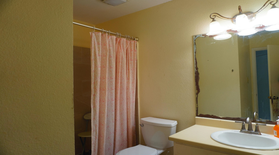 902 Chalan Dr, Laredo, Texas 78045, 3 Bedrooms Bedrooms, 3 Rooms Rooms,2 BathroomsBathrooms,Residential,For Sale,902 Chalan Dr,20261961