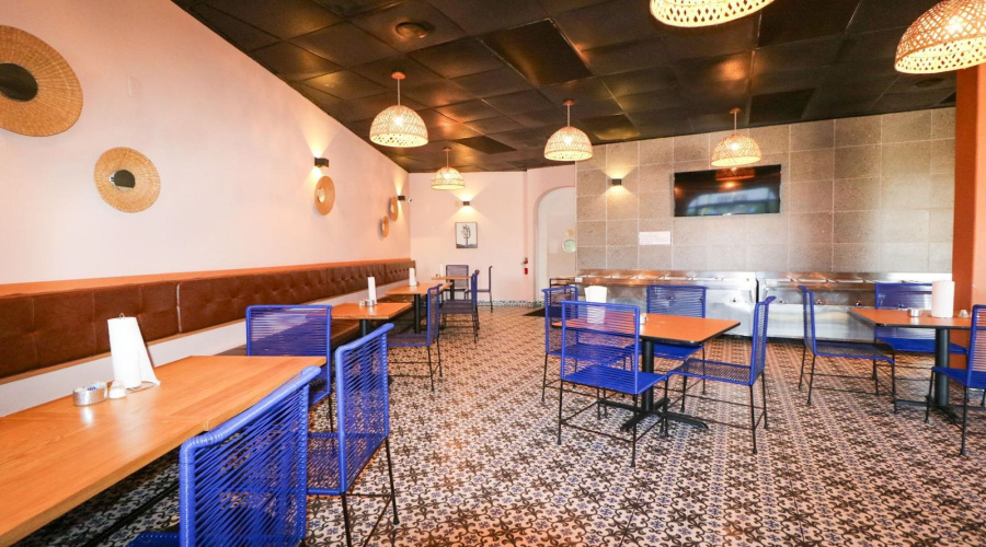 401 Shiloh Dr, Laredo, Texas 78045, 1 Room Rooms,4 BathroomsBathrooms,Commercial retail/office,For Sale,401 Shiloh Dr,20261966