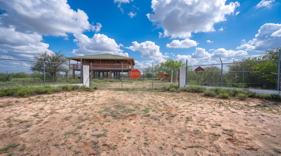 1061 Sal si Puedes, Laredo, Texas 78041, ,Land,For Sale,1061 Sal si Puedes,20261964