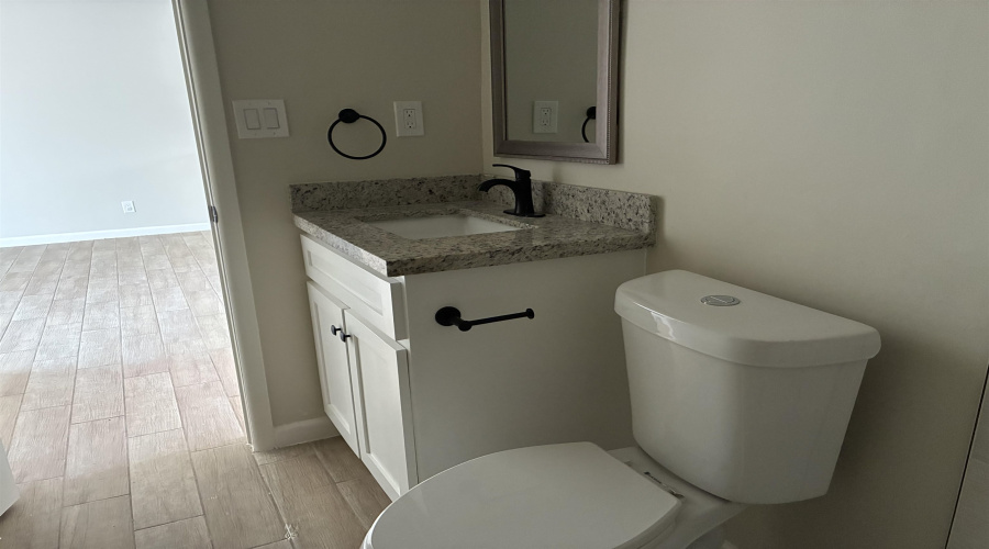 3001 E Price St, LAREDO, Texas 78043, 1 Bedroom Bedrooms, 5 Rooms Rooms,1 BathroomBathrooms,Residential,For Rent,3001 E Price St,20261962