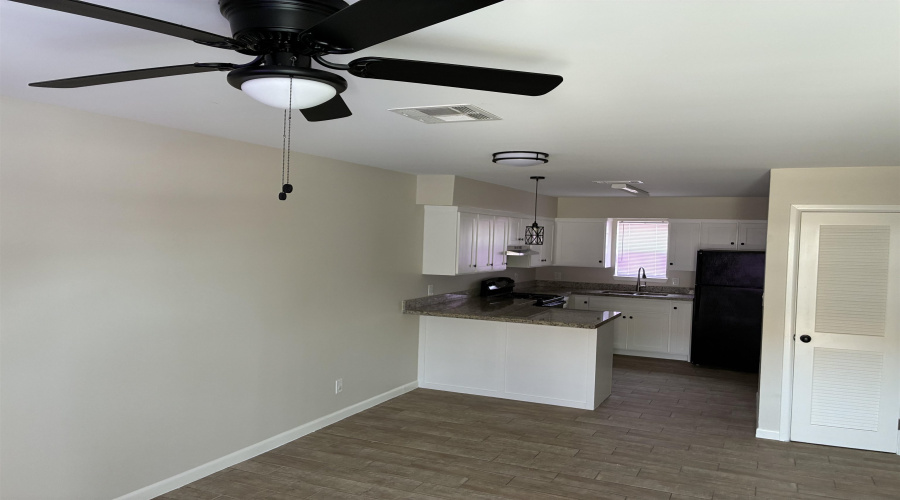 3001 E Price St, LAREDO, Texas 78043, 1 Bedroom Bedrooms, 5 Rooms Rooms,1 BathroomBathrooms,Residential,For Rent,3001 E Price St,20261962