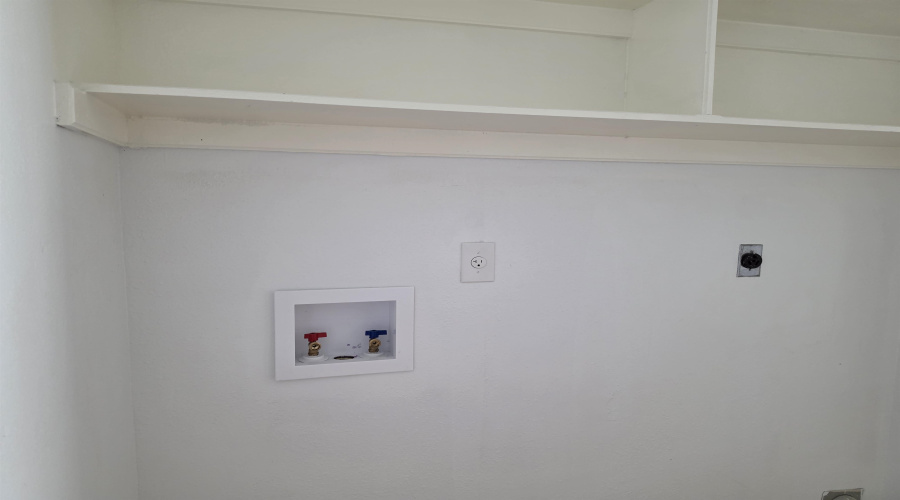 1233 St Patrick Dr, Laredo, Texas 78045, 3 Bedrooms Bedrooms, 7 Rooms Rooms,2 BathroomsBathrooms,Residential,For Sale,1233 St Patrick Dr,20261963