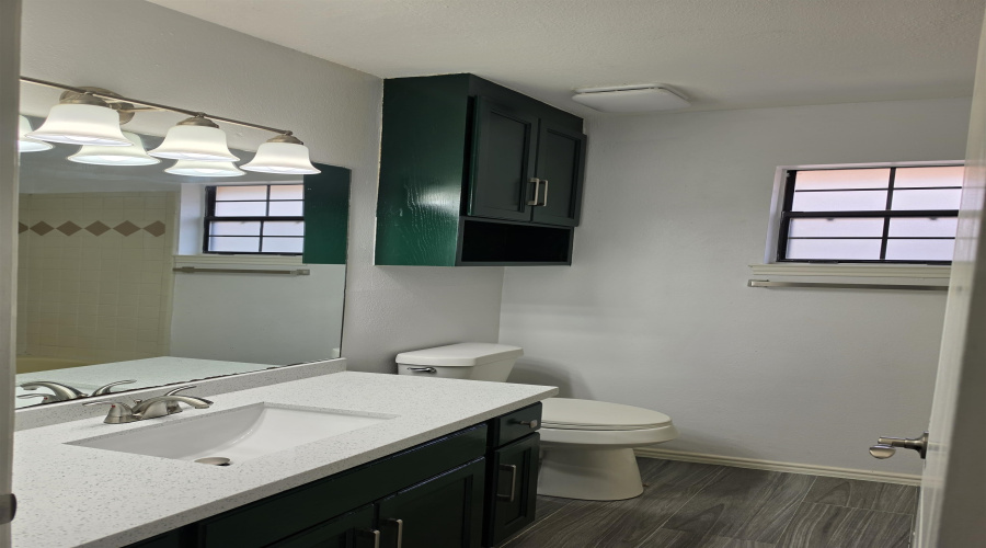 1233 St Patrick Dr, Laredo, Texas 78045, 3 Bedrooms Bedrooms, 7 Rooms Rooms,2 BathroomsBathrooms,Residential,For Sale,1233 St Patrick Dr,20261963