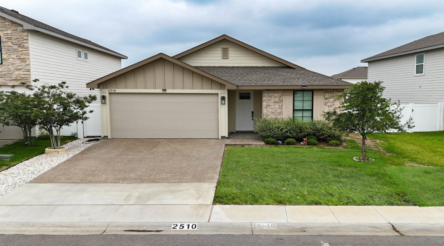 2510 Sambar Lp, Laredo, Texas 78045, 3 Bedrooms Bedrooms, 5 Rooms Rooms,2 BathroomsBathrooms,Residential,For Sale,2510 Sambar Lp,20261965