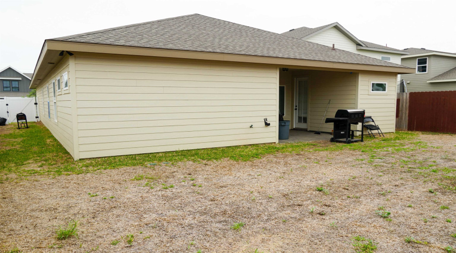 2510 Sambar Lp, Laredo, Texas 78045, 3 Bedrooms Bedrooms, 5 Rooms Rooms,2 BathroomsBathrooms,Residential,For Sale,2510 Sambar Lp,20261965