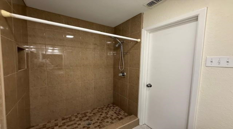 1912 Hidalgo St, Laredo, Texas 78040, 2 Bedrooms Bedrooms, 4 Rooms Rooms,1 BathroomBathrooms,Residential,For Rent,1912 Hidalgo St,20261967