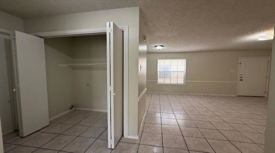 1502 San Pedro St, Laredo, Texas 78041, 2 Bedrooms Bedrooms, 4 Rooms Rooms,1 BathroomBathrooms,Residential,For Rent,1502 San Pedro St,20261969