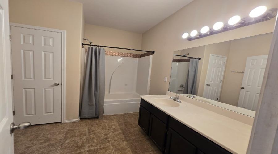 5507 Marlin Dr, Laredo, Texas 78043, 3 Bedrooms Bedrooms, 6 Rooms Rooms,2 BathroomsBathrooms,Residential,For Rent,5507 Marlin Dr,20261972