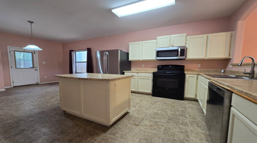 5507 Marlin Dr, Laredo, Texas 78043, 3 Bedrooms Bedrooms, 6 Rooms Rooms,2 BathroomsBathrooms,Residential,For Rent,5507 Marlin Dr,20261972