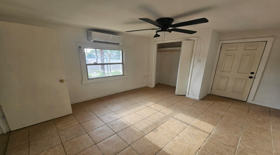 2419 Sanchez St, Laredo, Texas 78040, 2 Bedrooms Bedrooms, 4 Rooms Rooms,1 BathroomBathrooms,Residential,For Rent,2419 Sanchez St,20261973