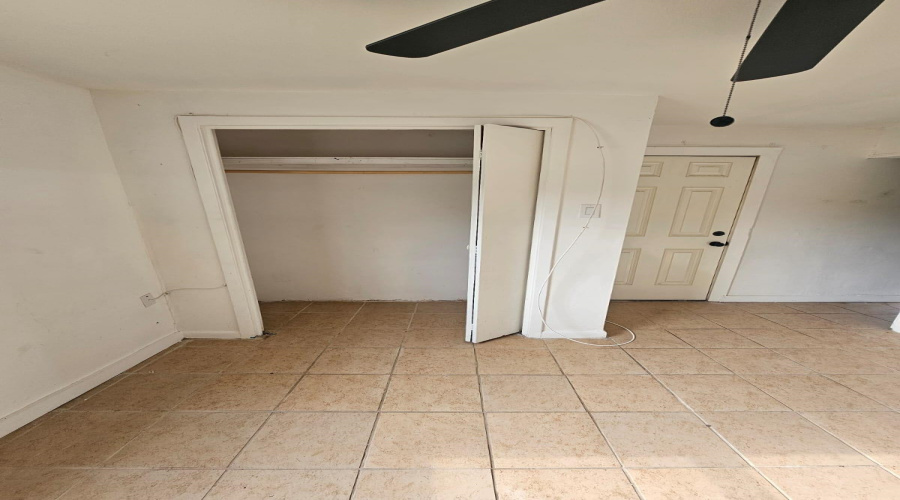 2419 Sanchez St, Laredo, Texas 78040, 2 Bedrooms Bedrooms, 4 Rooms Rooms,1 BathroomBathrooms,Residential,For Rent,2419 Sanchez St,20261973