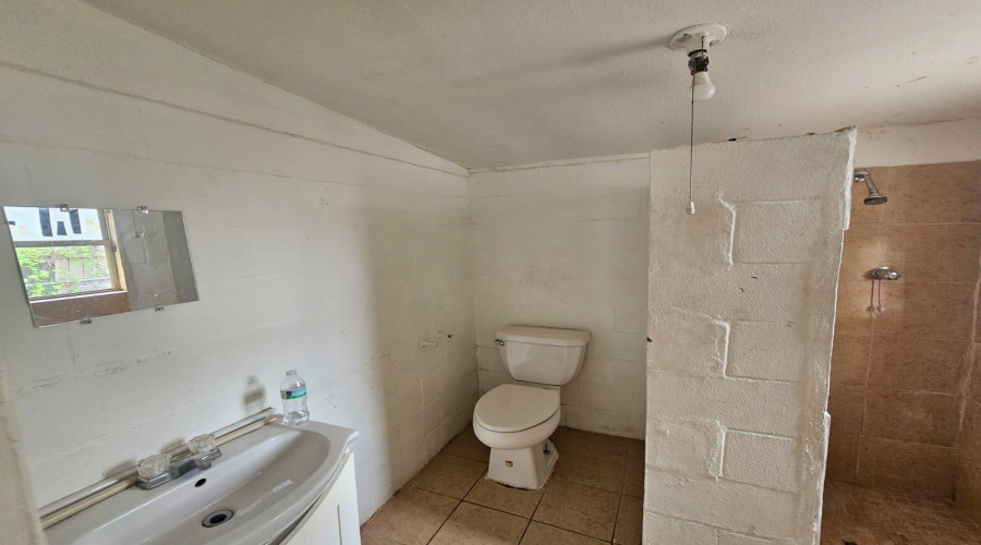 2419 Sanchez St, Laredo, Texas 78040, 2 Bedrooms Bedrooms, 4 Rooms Rooms,1 BathroomBathrooms,Residential,For Rent,2419 Sanchez St,20261973